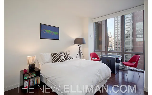 Rented by Douglas Elliman | media 19