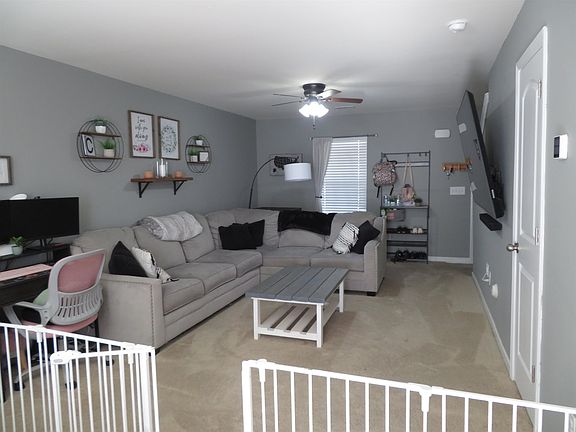 3rd image of 144 Evvalane Dr