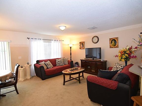 5th image of 10829 Kensington Park Ave
