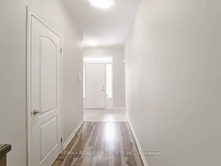 70 Bradbury Rd — Photo 5