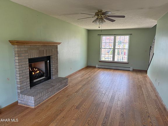 2nd image of 275 4th Ave