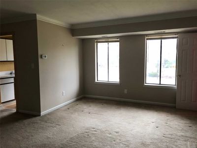 8 Cheyenne Ct, Coram, NY, 11727