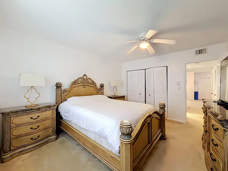 2121 NE 68th St #109 — Photo 33