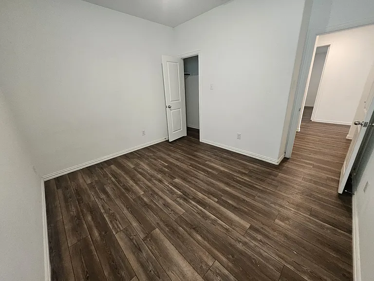 506 Saffron St — Photo 10