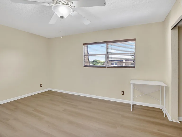 2520 Van Buren St #4 — Photo 28