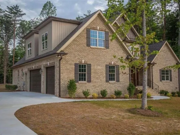 7711 Northern Estates Poin, Greensboro, NC 27455
