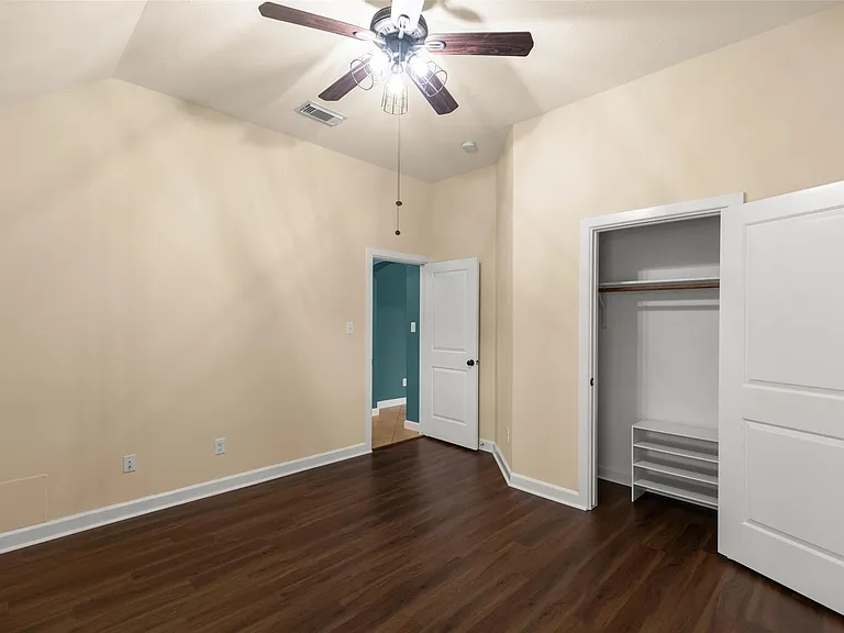 19511 Dunlay Springs Dr — Photo 23