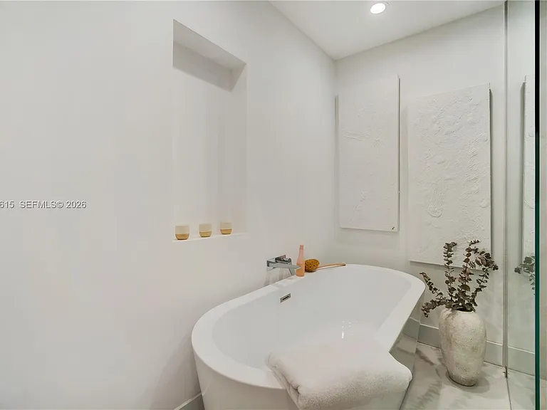 324 Caribbean Rd — Photo 18
