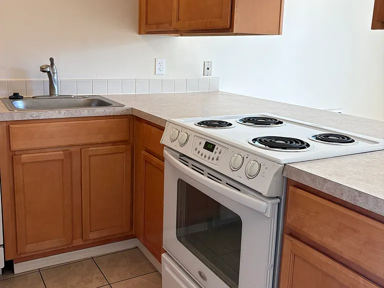 6866 NE Multnomah St #6866 — Photo 7