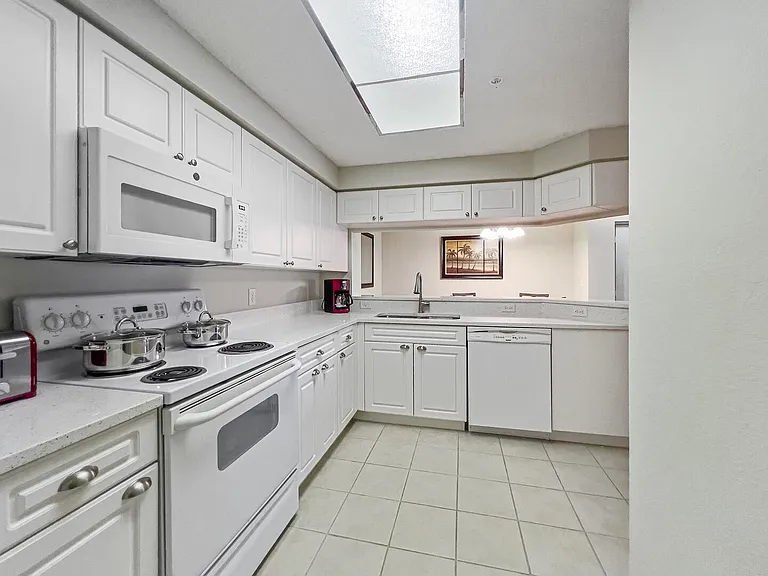 3018 Alcazar Pl #104 — Photo 5
