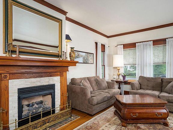 4th image of 354 Darwin Dr