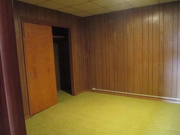 4th image of 127 1/2 N Main St