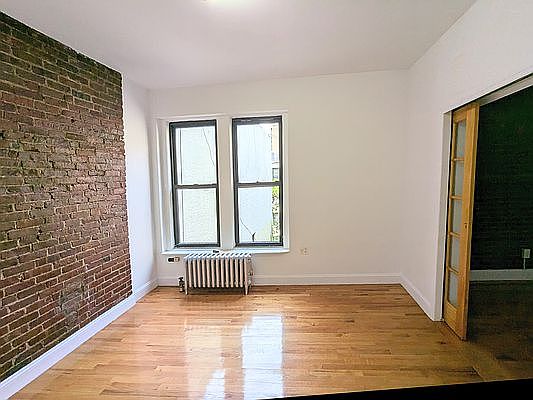 3rd image of 1727 2nd Ave APT 5RN