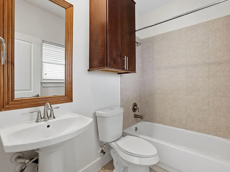 2322 Beall St — Photo 10