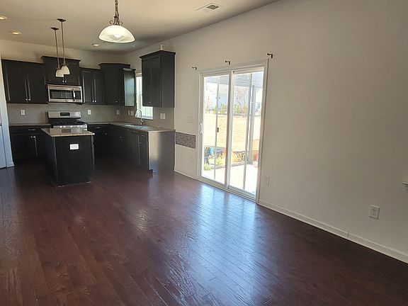 3rd image of 119 Mackinac Dr