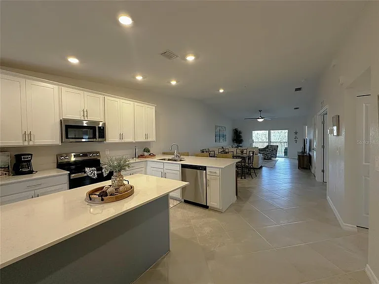 14231 Heritage Landing Blvd #1928 — Photo 4