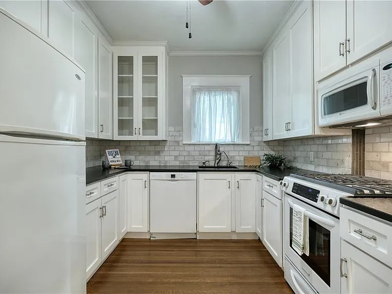 815 E 31st St #A — Photo 5
