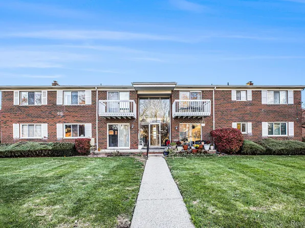 42743 Sheldon Pl APT 119, Clinton Township, MI 48038