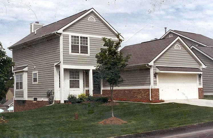 31109 Columbia Dr — Photo 2