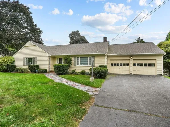 389 Stone Church Rd, Tiverton, RI 02878