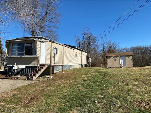 62 Easy St, Williamstown, WV 26187