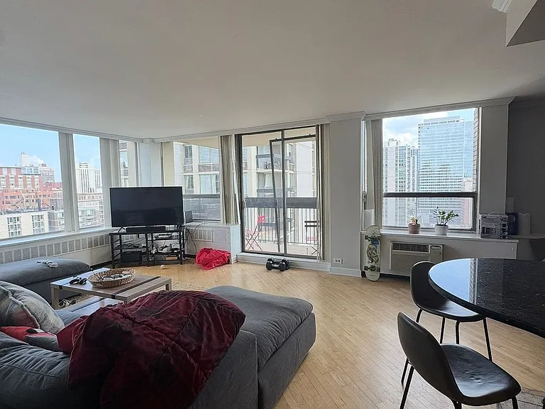 1360 N Sandburg Ter #2101 — Photo 9