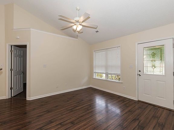 3rd image of 709 Arden St