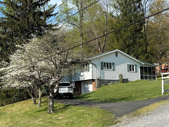 1 Herrington Manor Dr, Morgantown, WV 26508