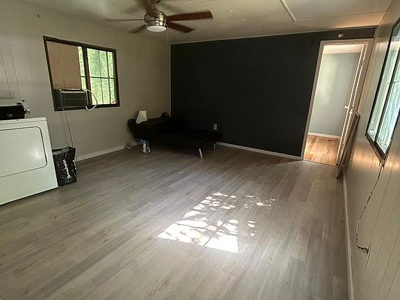3rd image of 104 Woodbridge St #35