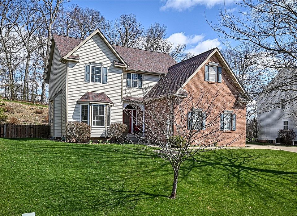 1st image of 224 Fox Meadow Dr