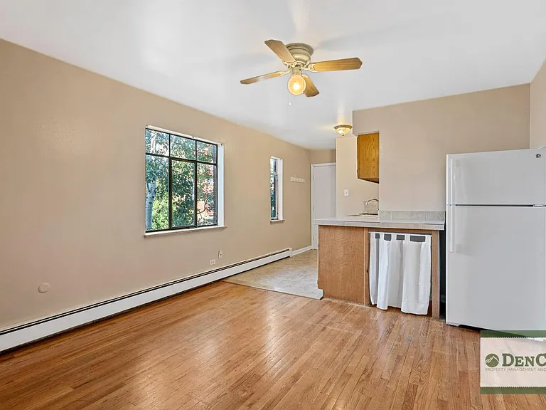 1840 Vine St #4 — Photo 5