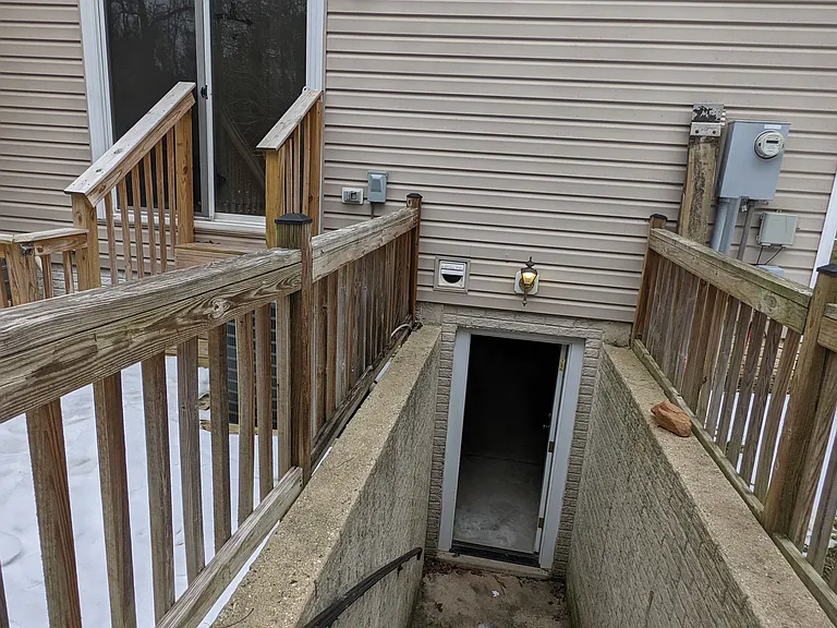829 Gallows Ct — Photo 31