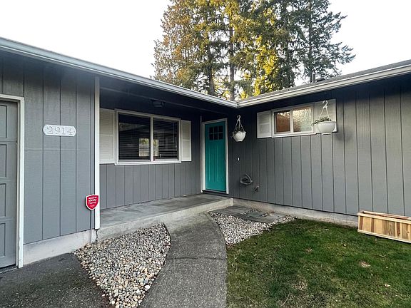 3rd image of 2914 Greenwood Ct S