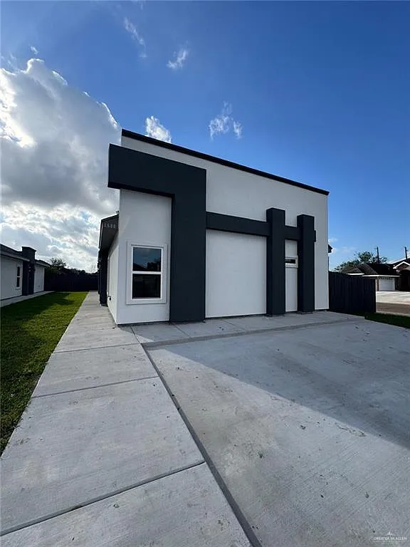 3 bed, 2.0 bath, 1010 sqft, $1,495 — Photo 1