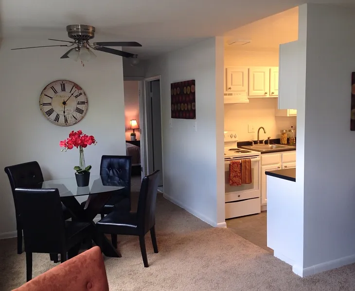 Riverview Apartments — Photo 4