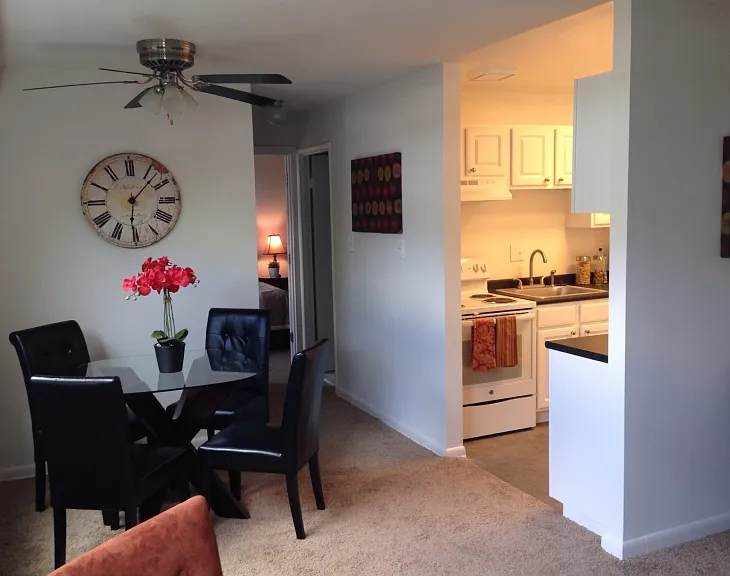 Riverview Apartments — Photo 4