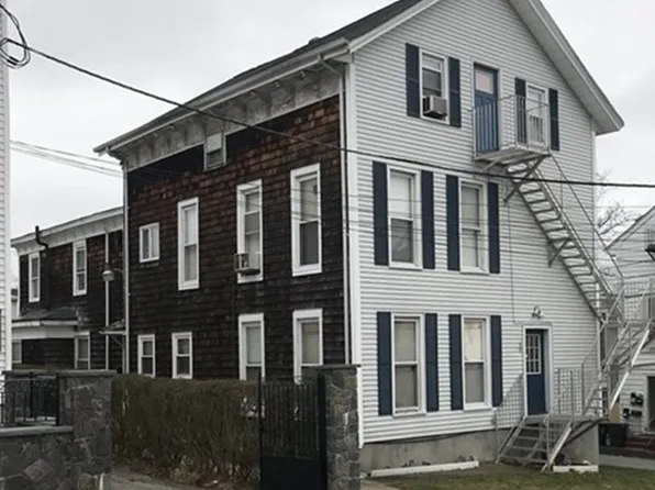 19 South St, Fall River, MA 02721