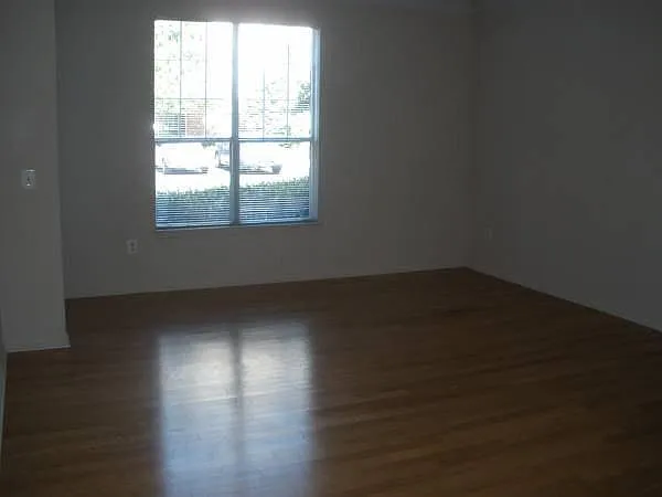 1601 Spring Gate Dr — Photo 19