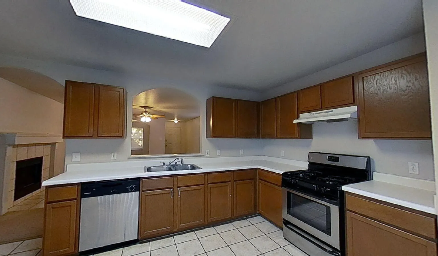 3 bed, 2.0 bath, 1680 sqft, $1,950 — Photo 4