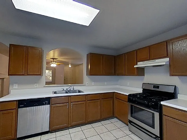 1200 Hughmont Dr — Photo 4