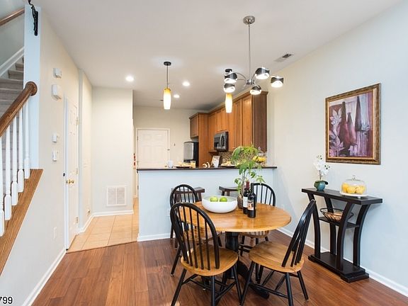 4th image of 1401 Hamilton St #1401