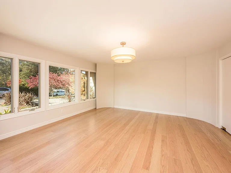 30 Knightwood Ln — Photo 8