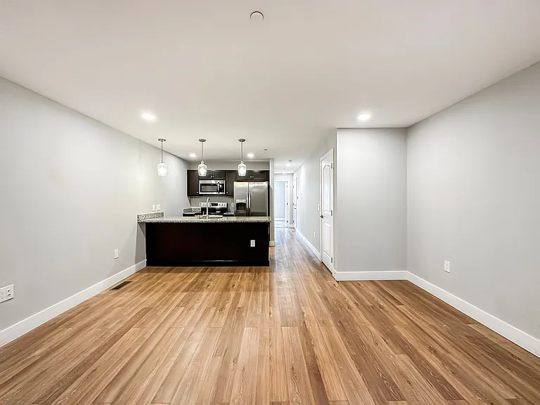 Venango Apartments — Photo 7