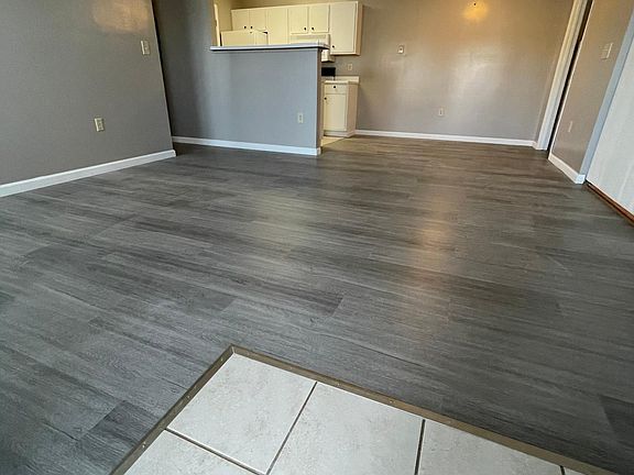 Living room/dinning area