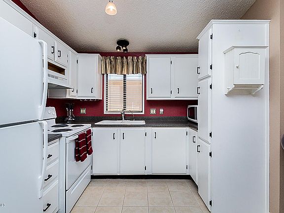 2nd image of 6129 S Sawgrass Dr