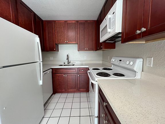 3rd image of 29371 Dixon St APT 312