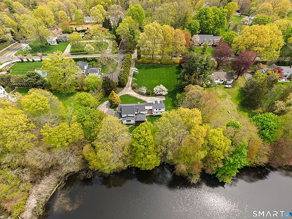 2nd image of 4 Wake Robin Road