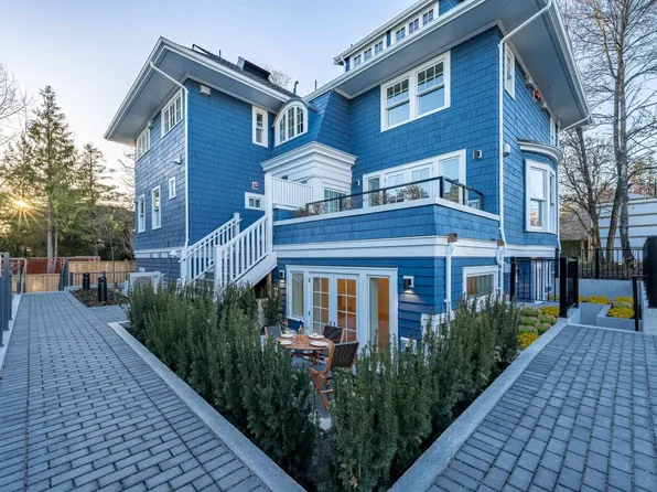7303 Hudson St, Vancouver, BC V6P 4K2