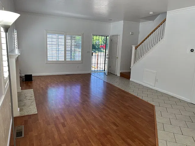 3 bed, 2.5 bath, 1282 sqft, $3,200 — Photo 2