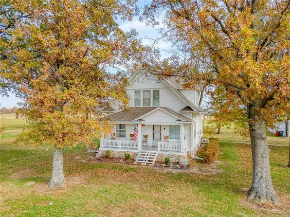 687 NW State Route 131, Holden, MO 64040